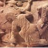 Η Ήρα με το δόρυ της σκοτώνει Γίγαντα, εχθρό του Δία.