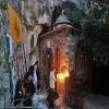 Ολονύκτια αγρυπνία στο ιερό σπήλαιο των αγίων Πατέρων, στη Σκήτη της Μικράς Αγίας Άννης του Αγίου Όρους. 