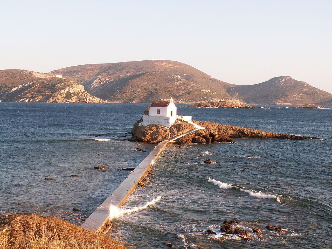 Το εκκλησάκι του Άγιου Ισίδωρου στη Λέρο.