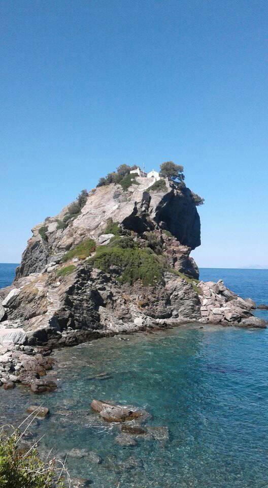 Σκόπελος:  Άγιος Ιωάννης.